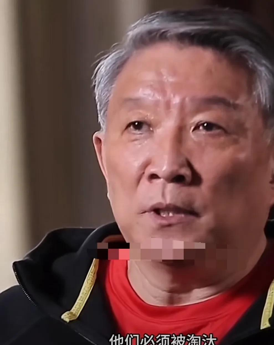 岁的锋线球, 归地方体育, 以探索更多 岁的锋线球, 归地方体育, 以探索更多